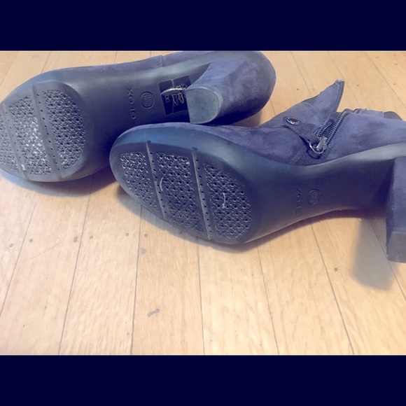Like new Geox Respira navy suede ankle boots - Picture 2 of 2